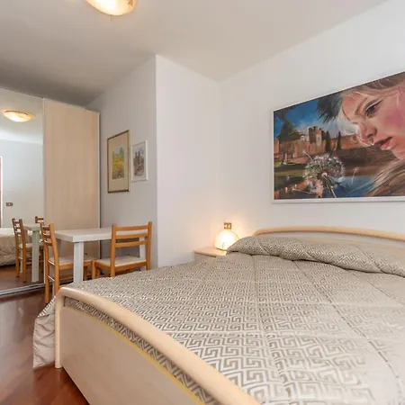 Alpe Apartment *